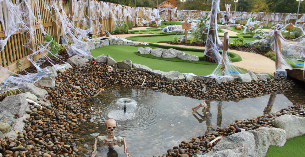 Halloween-themed golf at China Fleet Golf Club